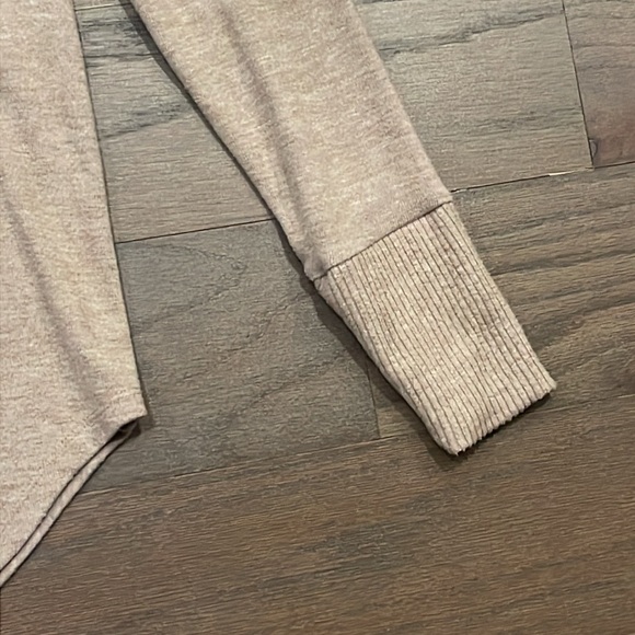 LOFT Light Brown Cozy Long Sleeve Top - Size XS - Picture 4 of 7